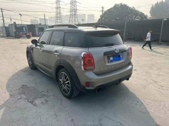 保险拍卖事故车平台可靠吗？如何安全选购心仪车辆？