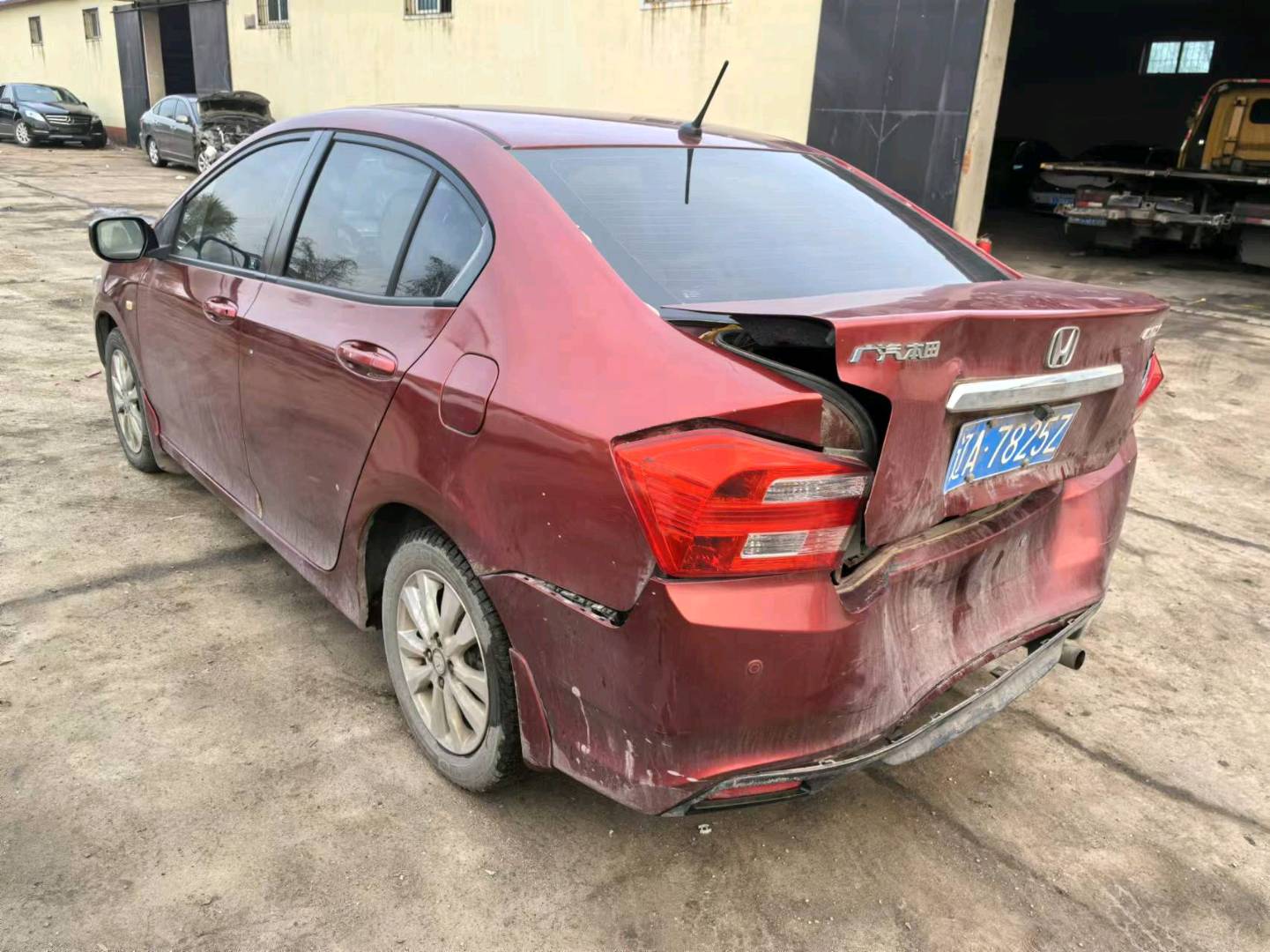 成都哪里有事故车出售？成都事故车二手批发市场在哪里？-事故车出售
