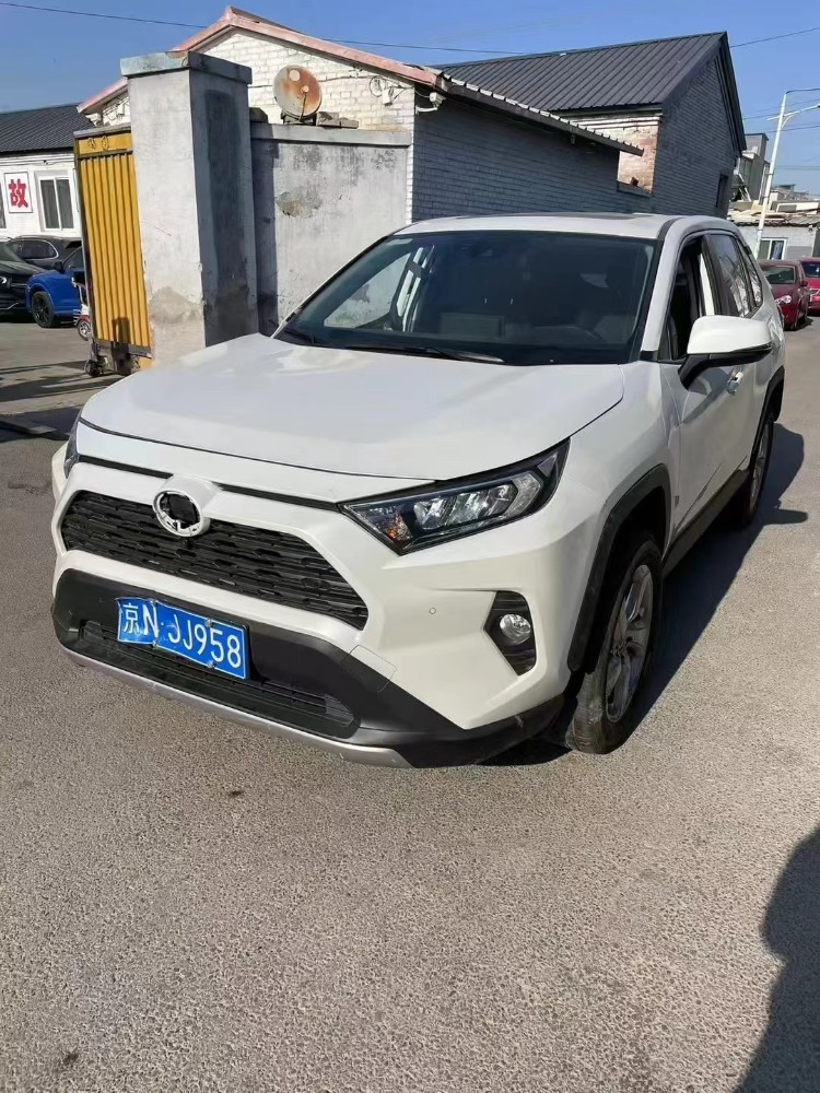 北京23年丰田RAV4荣放2