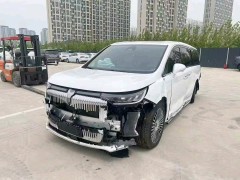 本地事故车批发一手货源从哪个网站可以找到？