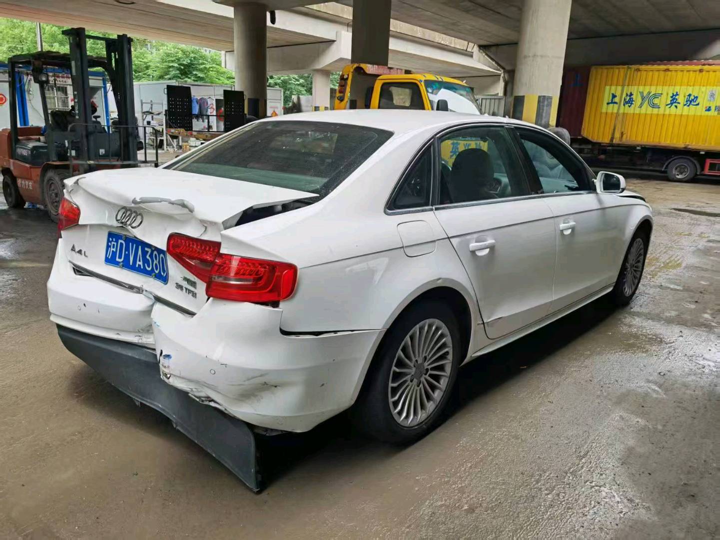 上海17年奥迪A4L3