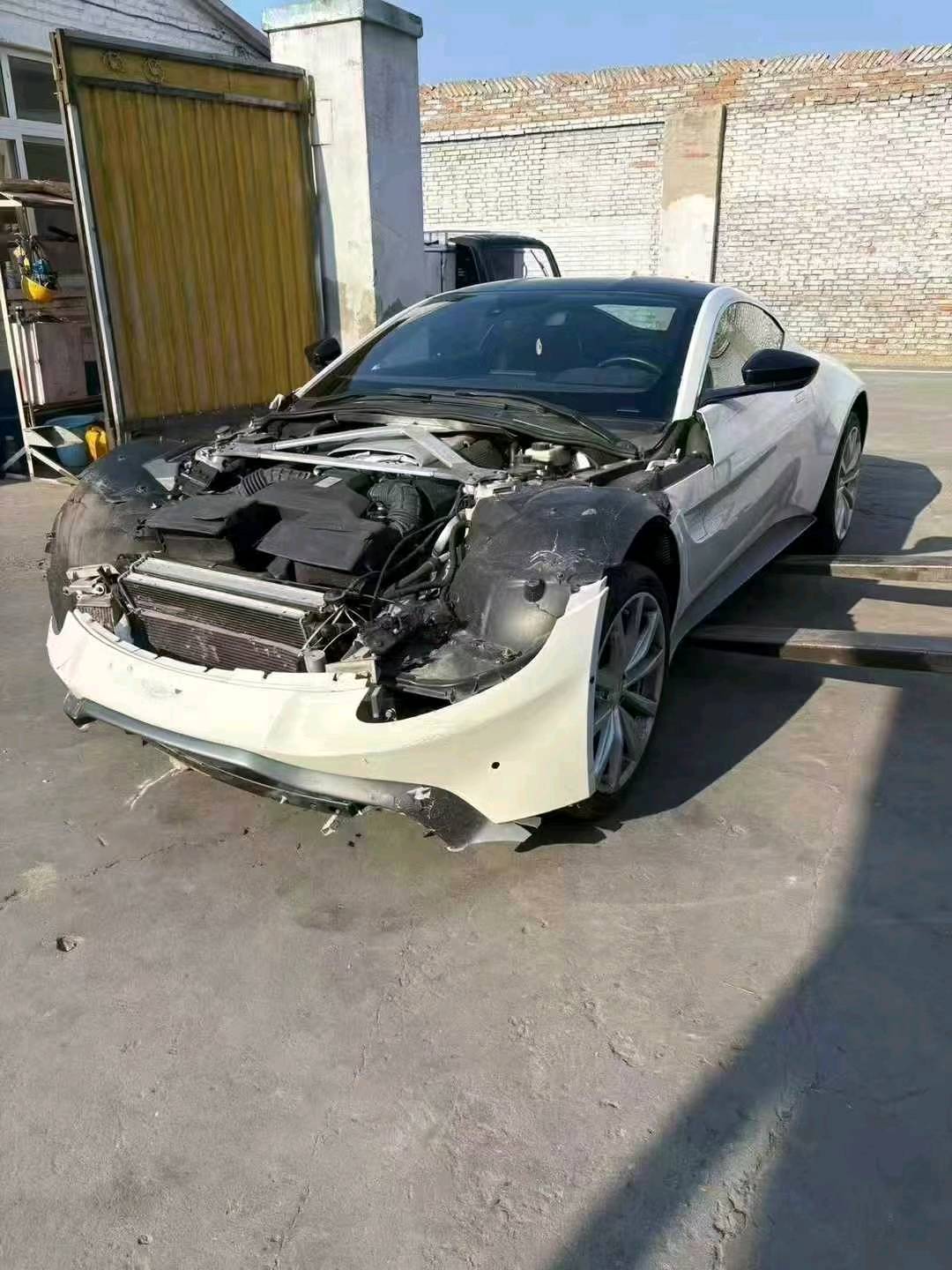 北京20年阿斯顿·马丁V8 Vantage2