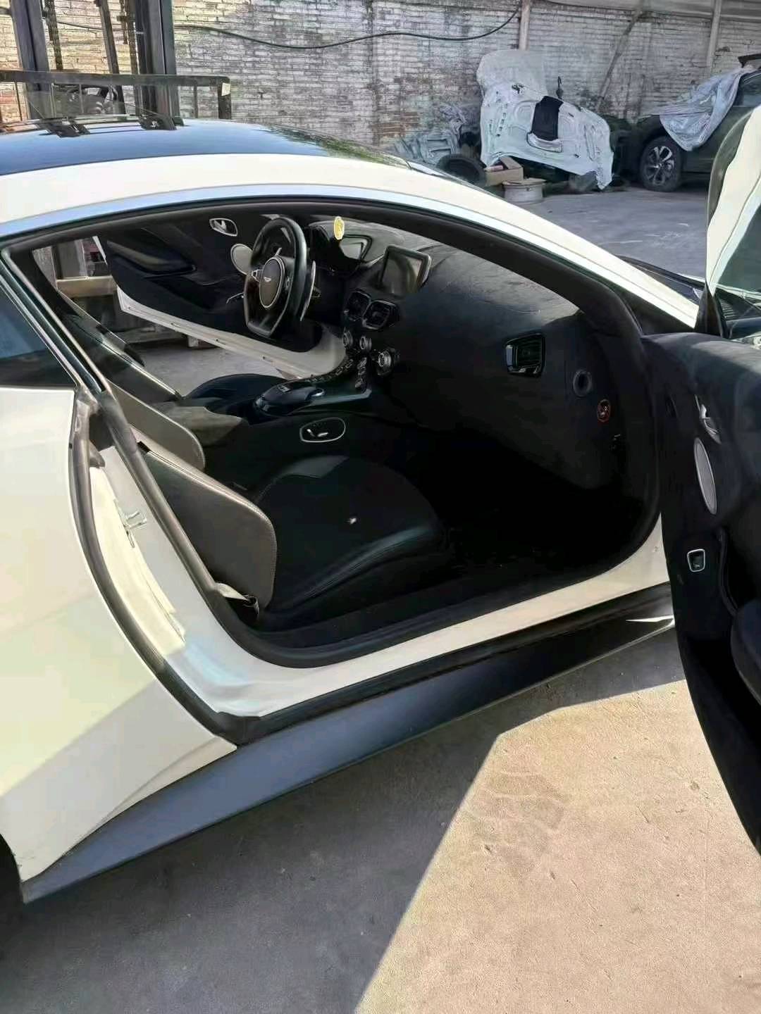 北京20年阿斯顿·马丁V8 Vantage7