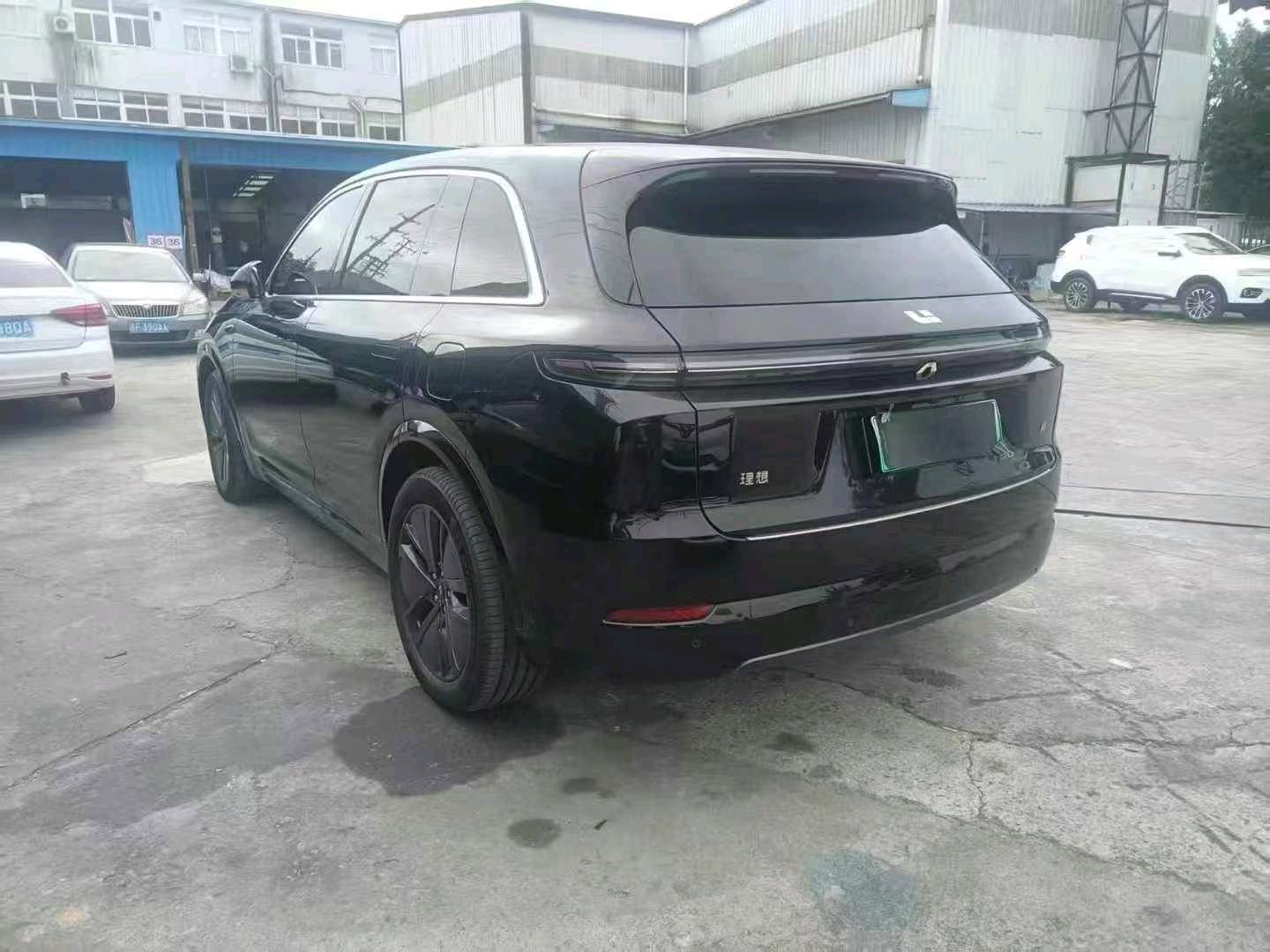 上海25年理想L73