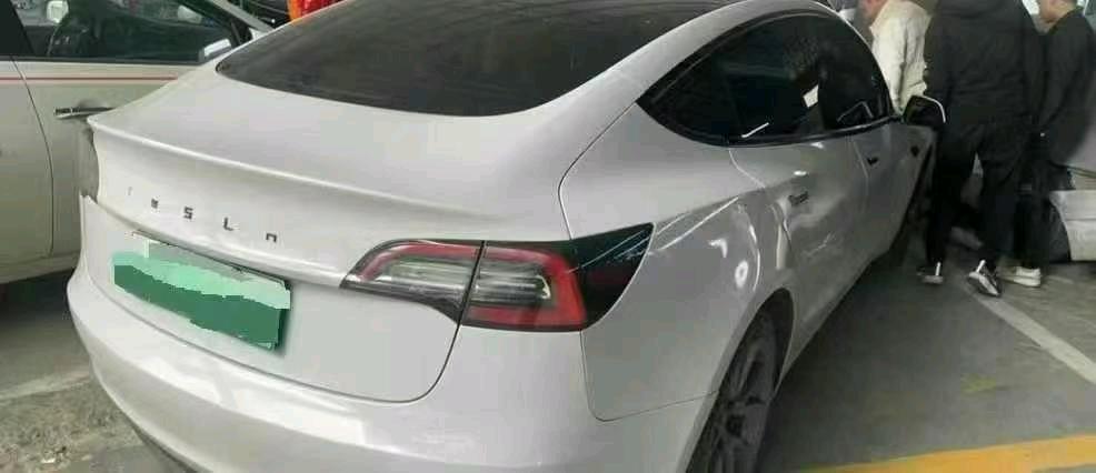 成都市22年特斯拉MODEL 33