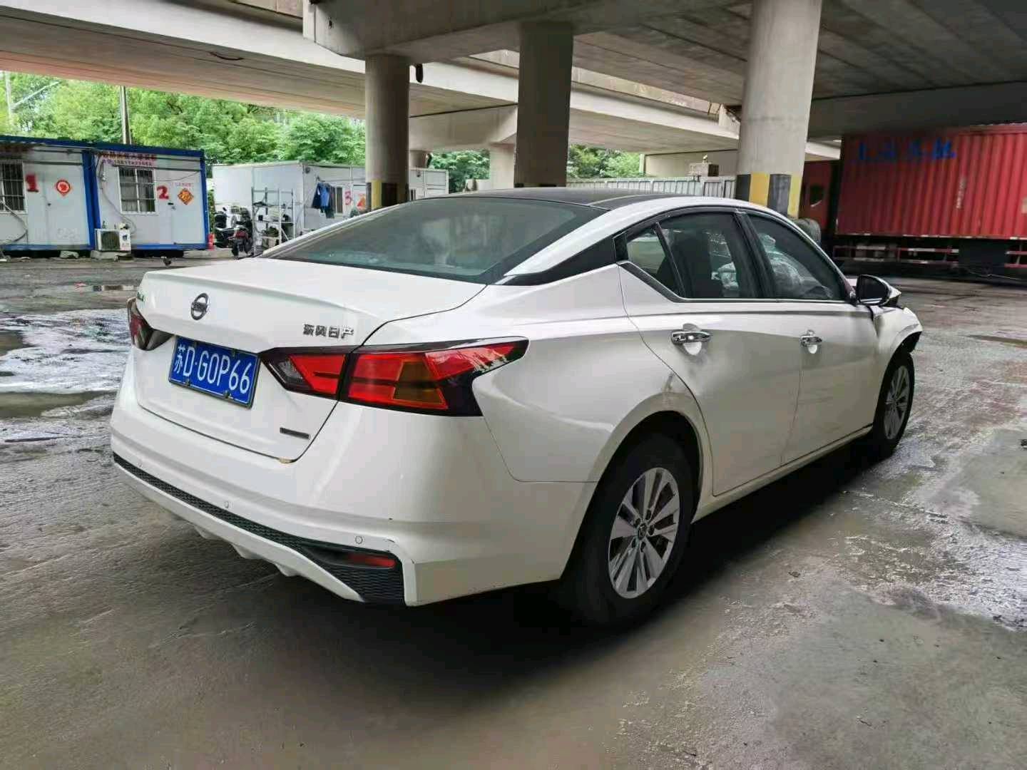上海20年日产天籁3