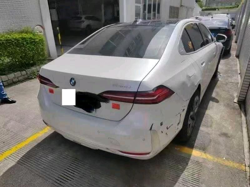 广东25年宝马5系4