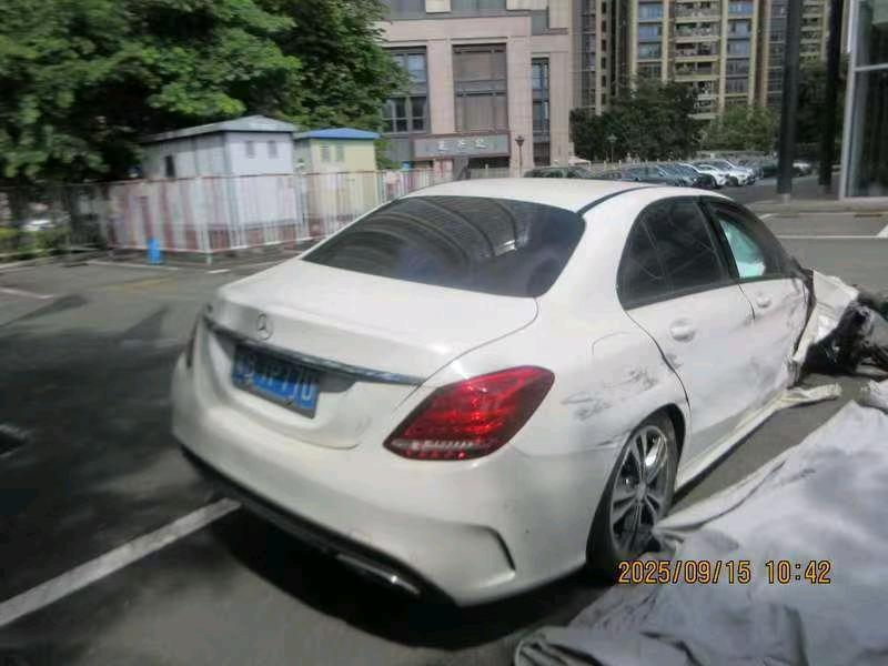 广东17年奔驰C4