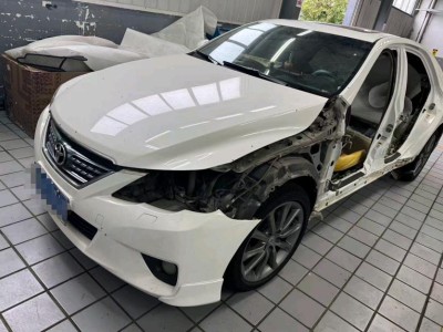 日照市12年丰田锐志
