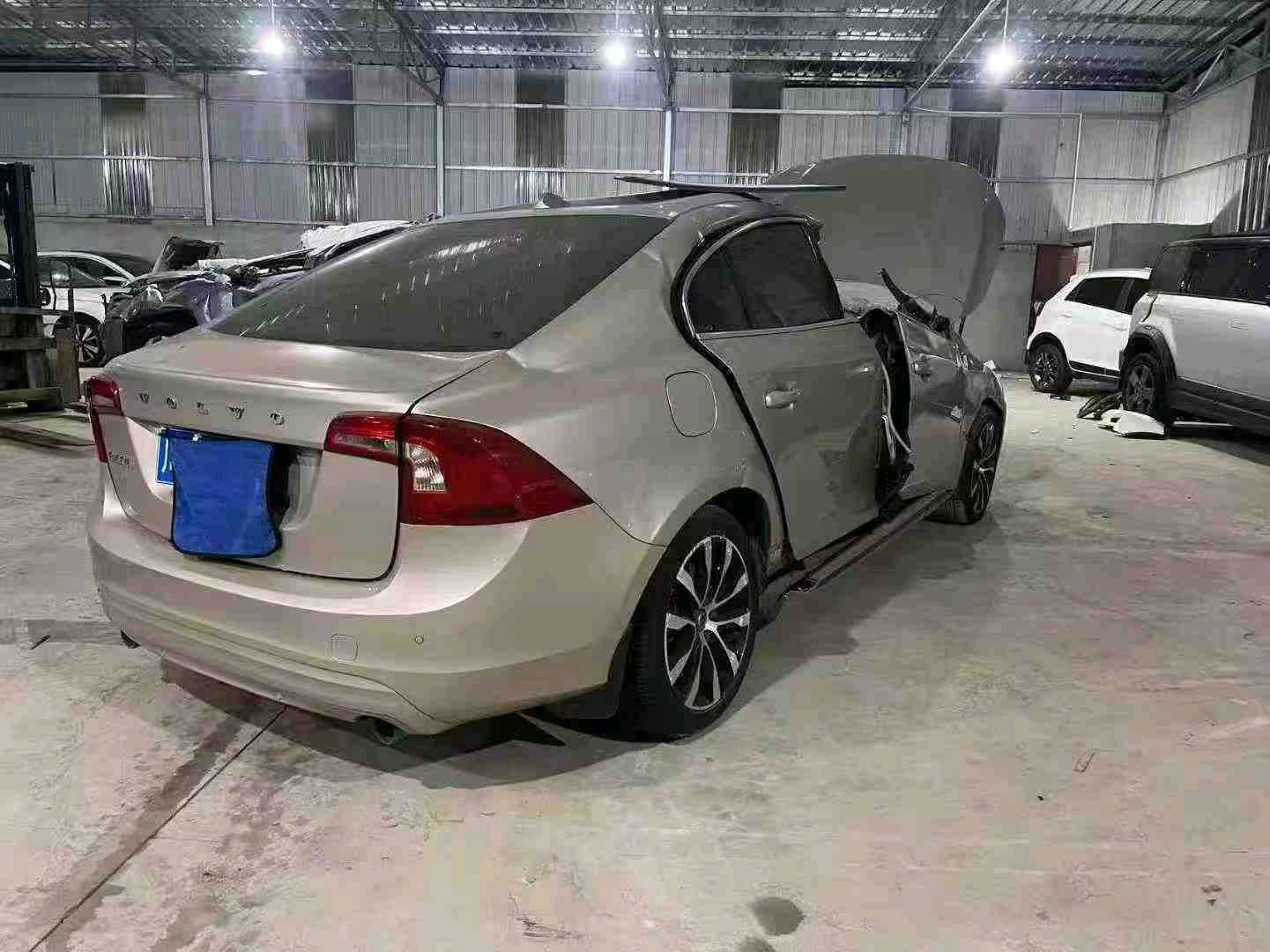成都市18年沃尔沃S60L4