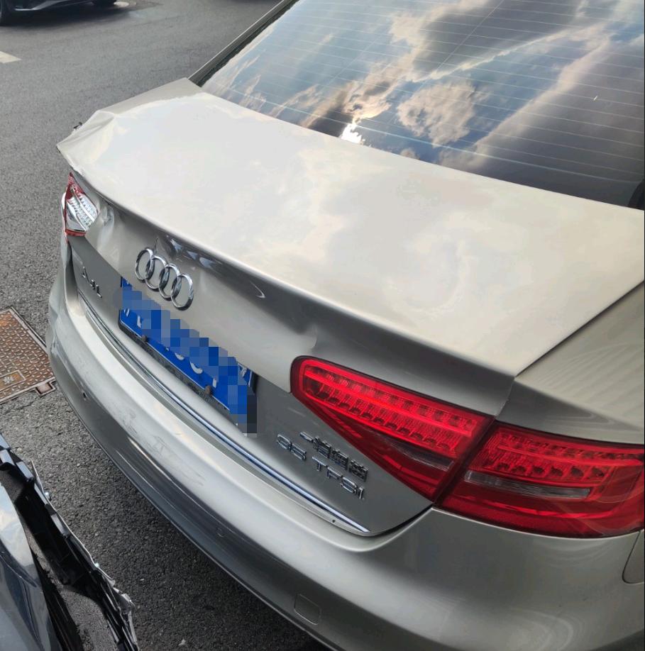 上海16年奥迪A4L5