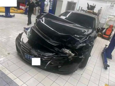 广东18年丰田皇冠
