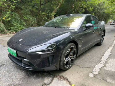 杭州市25年小米SU7