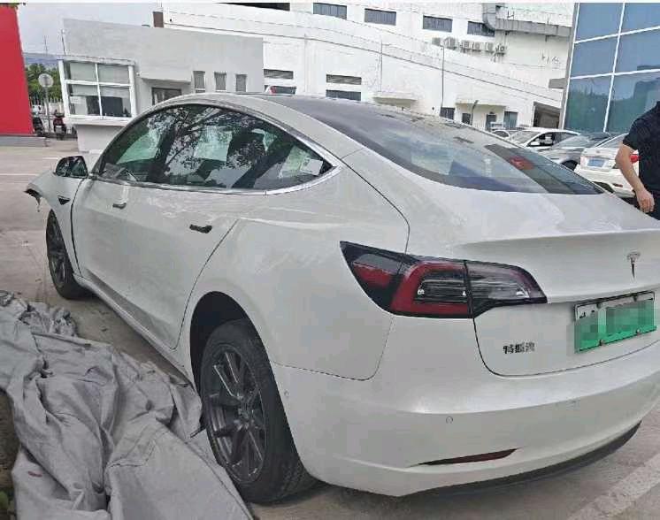 苏州市20年特斯拉MODEL 33