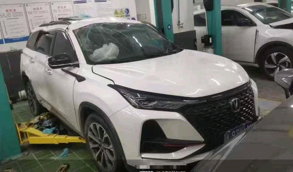 重庆20年长安汽车CS752