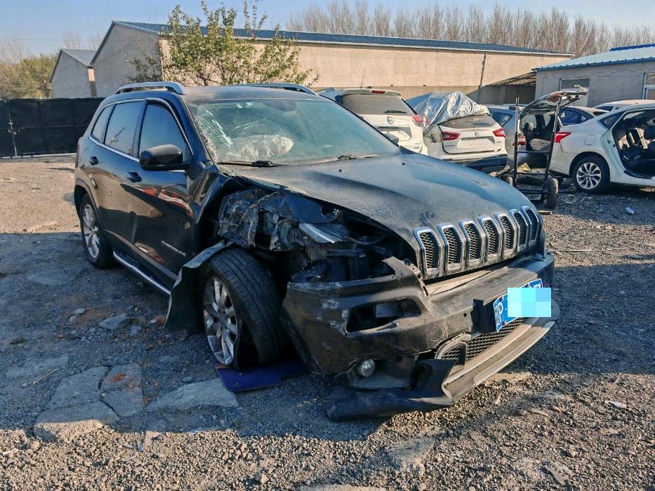 沈阳市16年Jeep自由光2