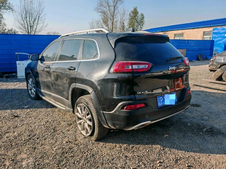 沈阳市16年Jeep自由光5