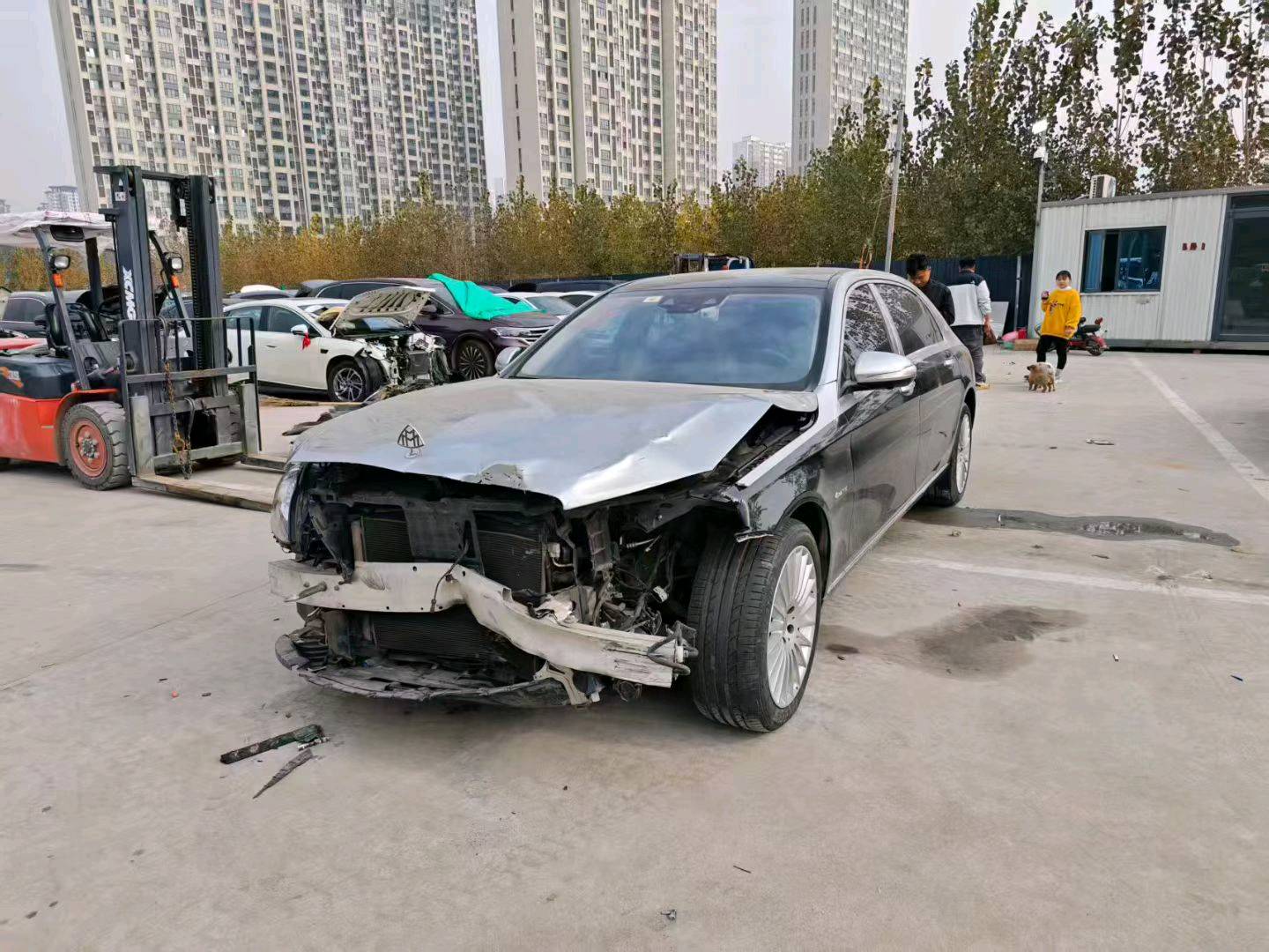 19年奔驰迈巴赫S级事故车出售价格是多少？-事故车出售