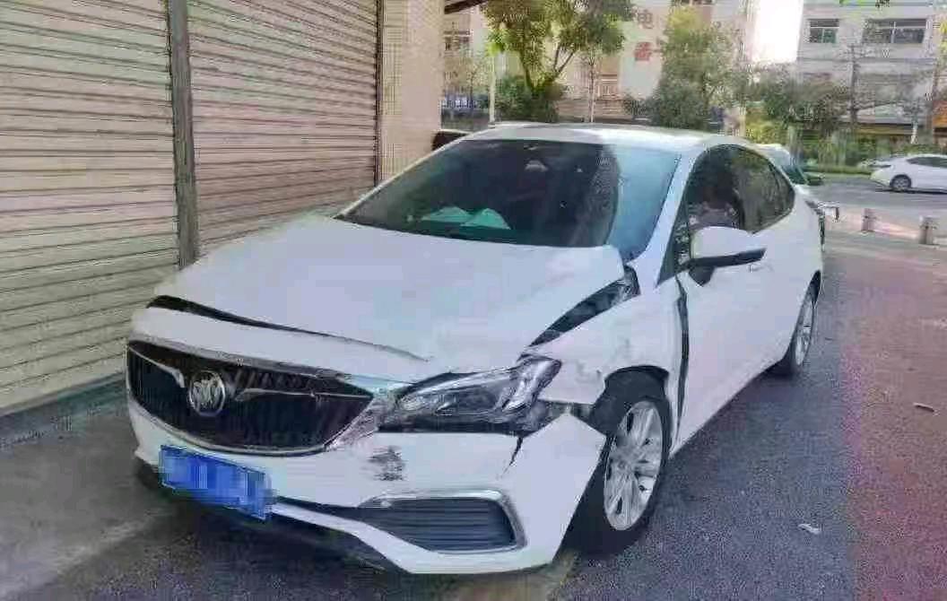 中山市19年别克威朗2