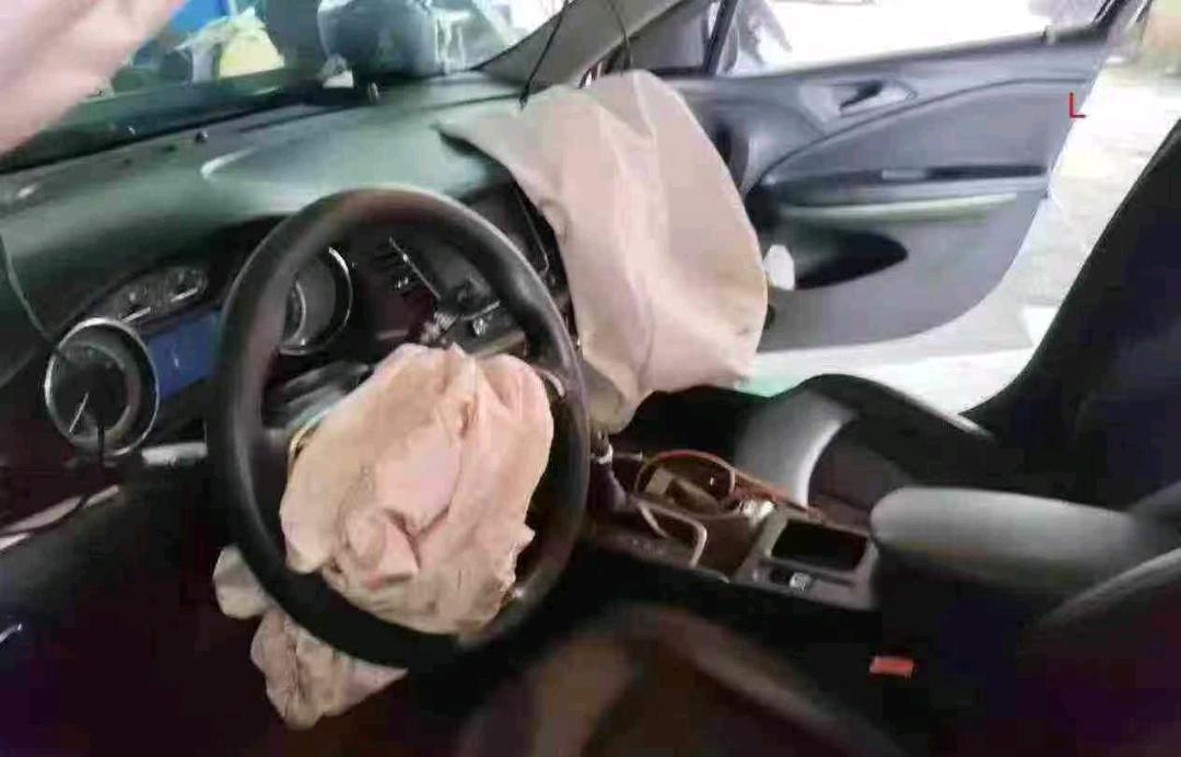 中山市19年别克威朗6