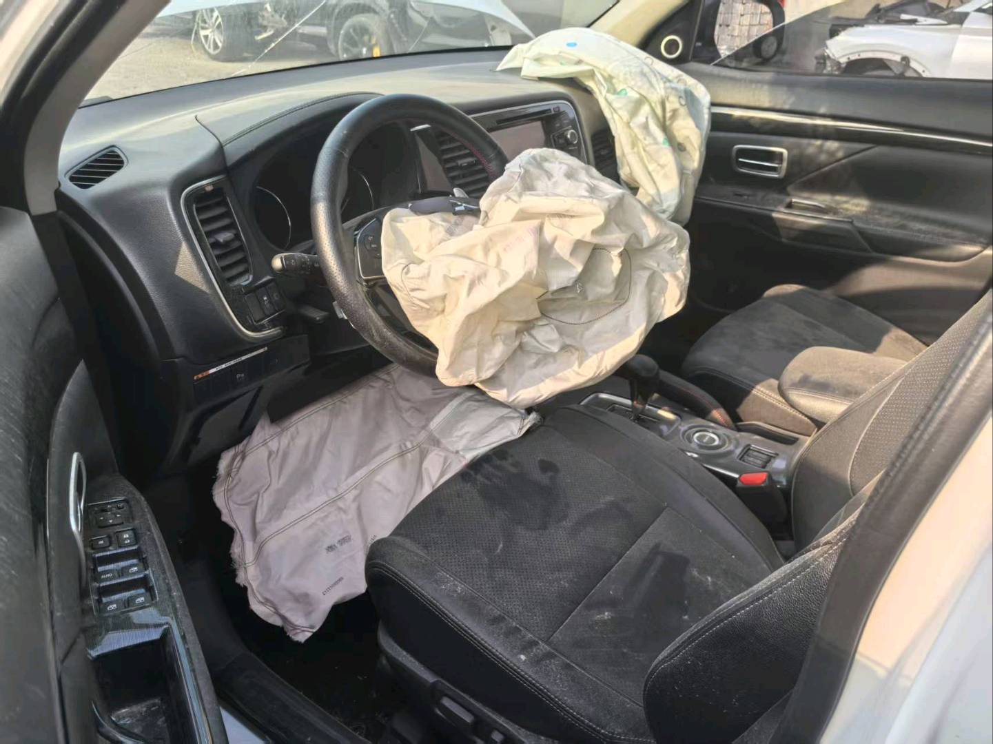 沈阳市16年三菱欧蓝德8