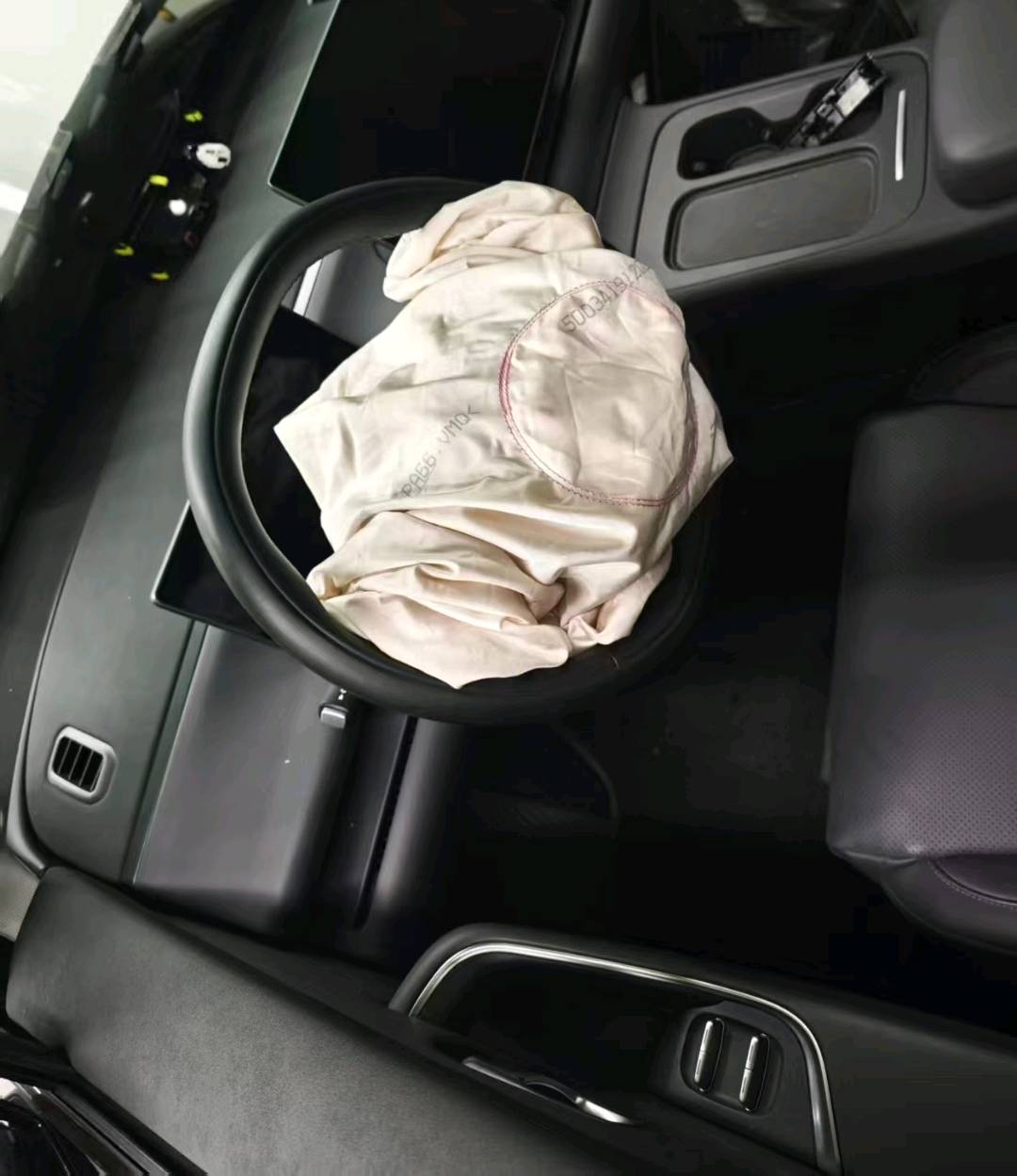 南通市25年零跑汽车C106