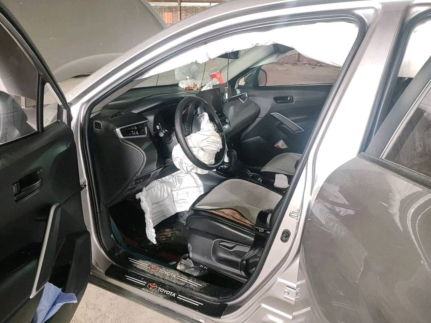 西安市24年丰田卡罗拉锐放8