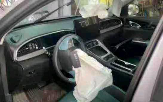 广东25年吉利星愿5