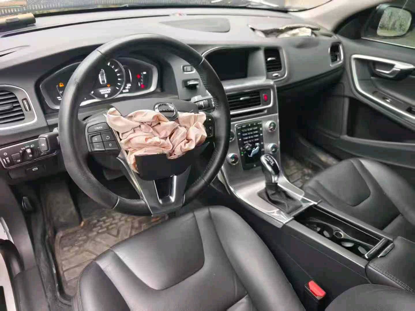 成都市19年沃尔沃S60L7