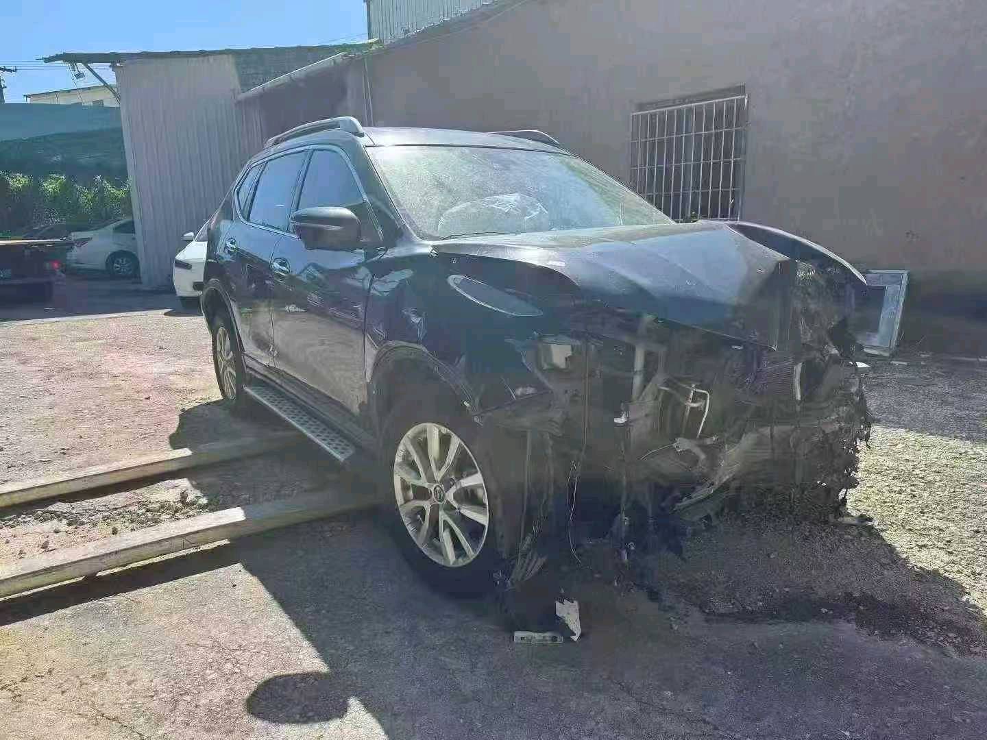 福建19年日产奇骏3