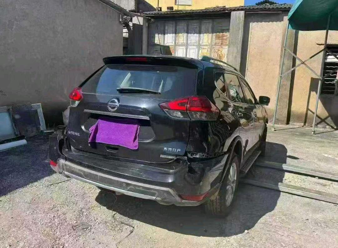 福建19年日产奇骏4