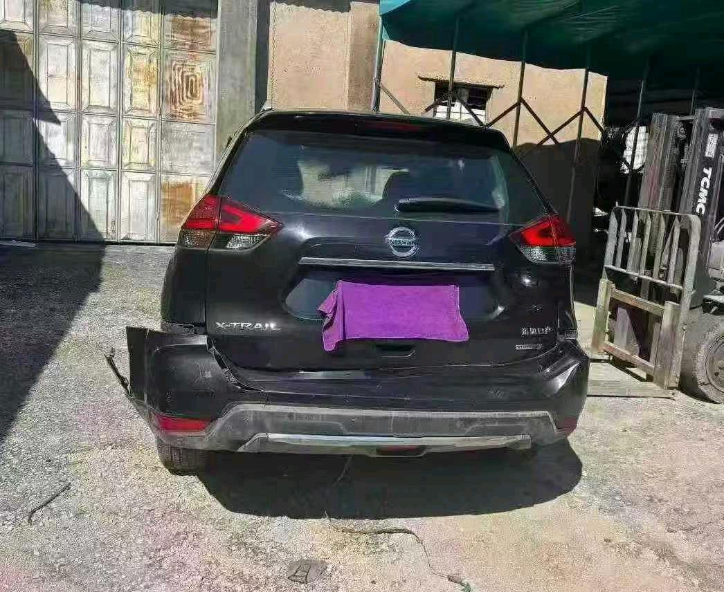 福建19年日产奇骏5