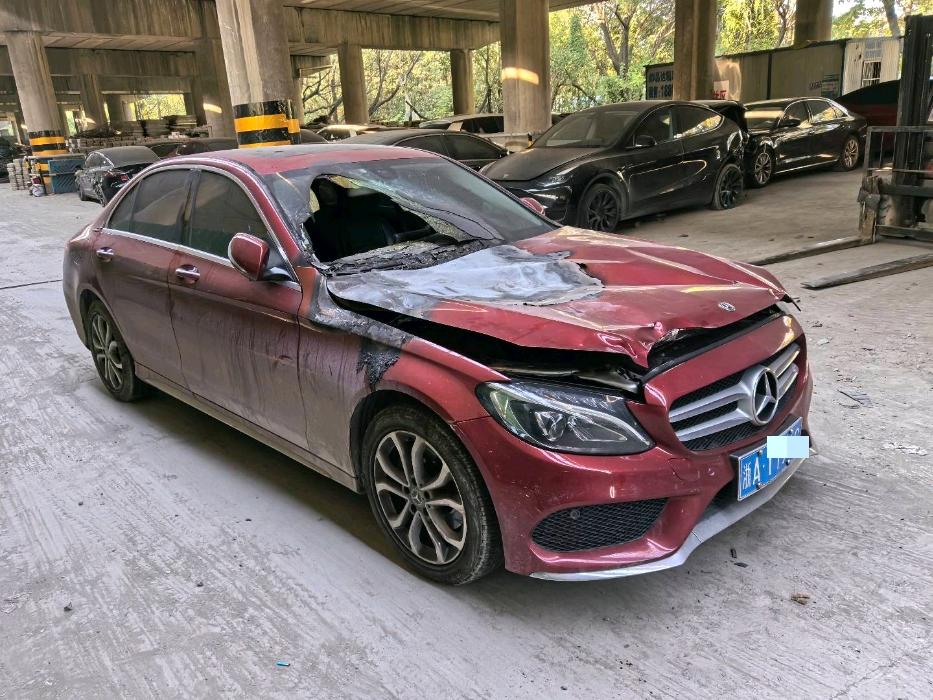 杭州市17年奔驰C3