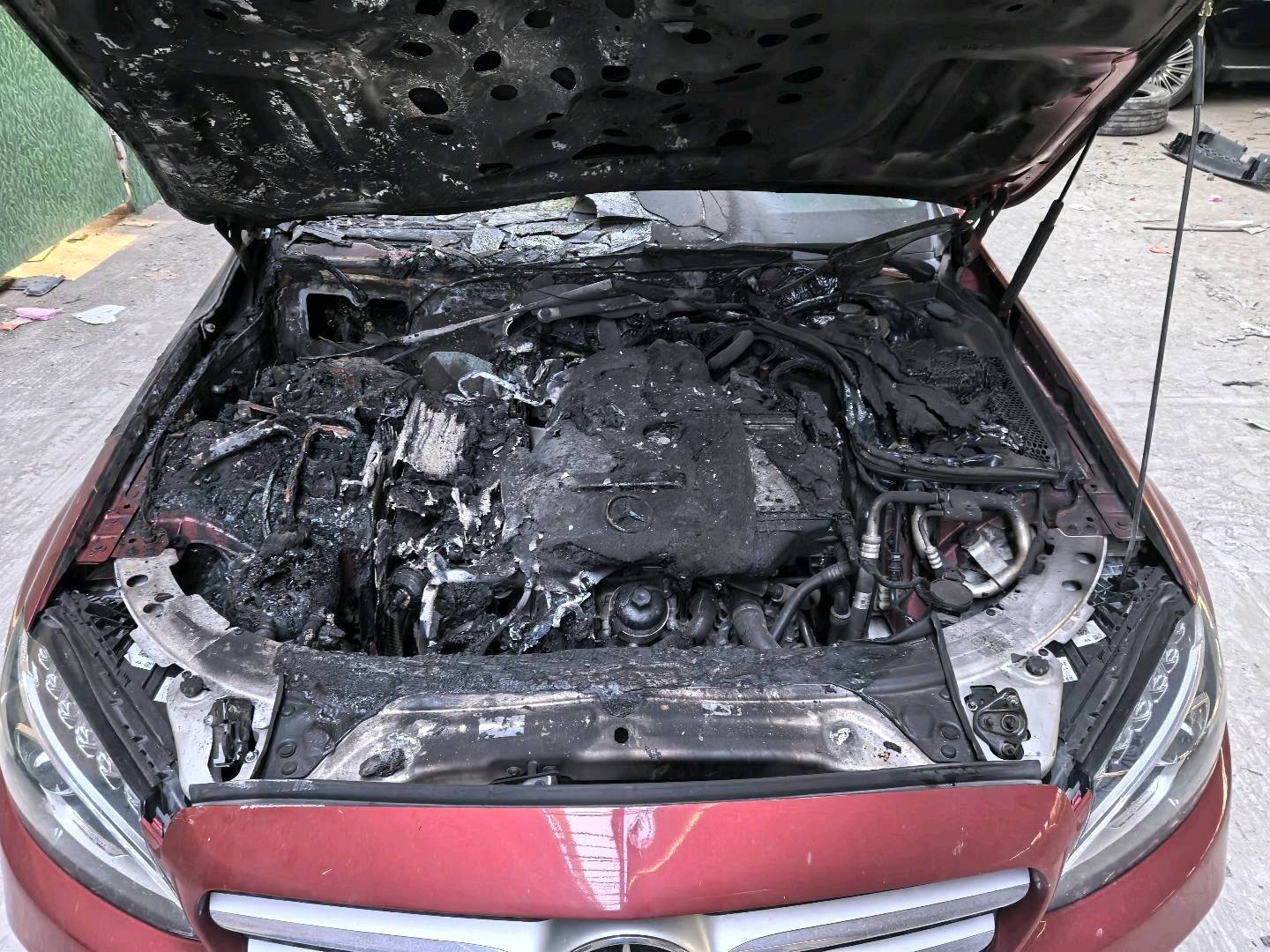 杭州市17年奔驰C7