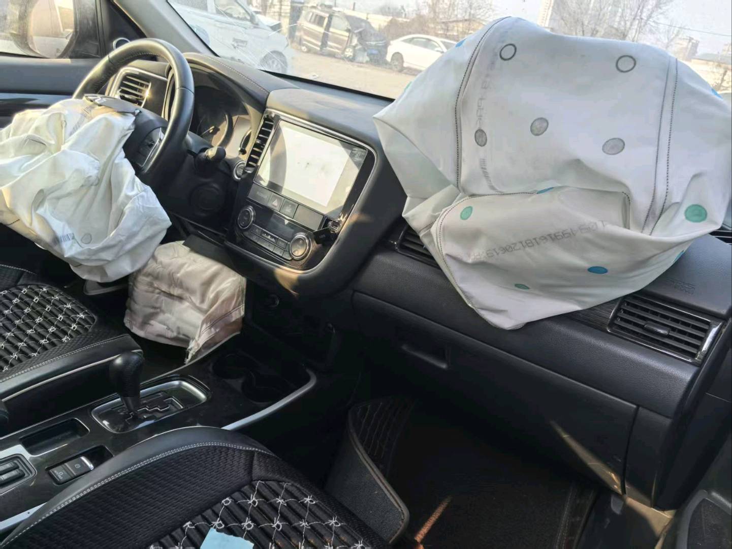 沈阳市19年三菱欧蓝德5