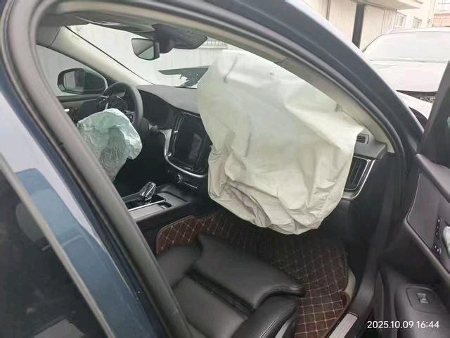 张家口市22年沃尔沃S60L7