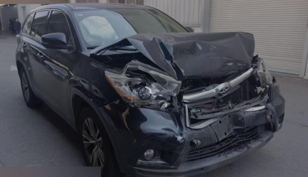 上海16年丰田汉兰达2