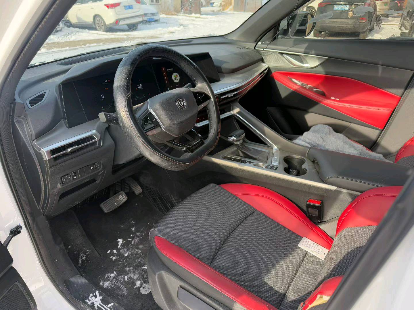 哈尔滨市25年长安汽车CS358