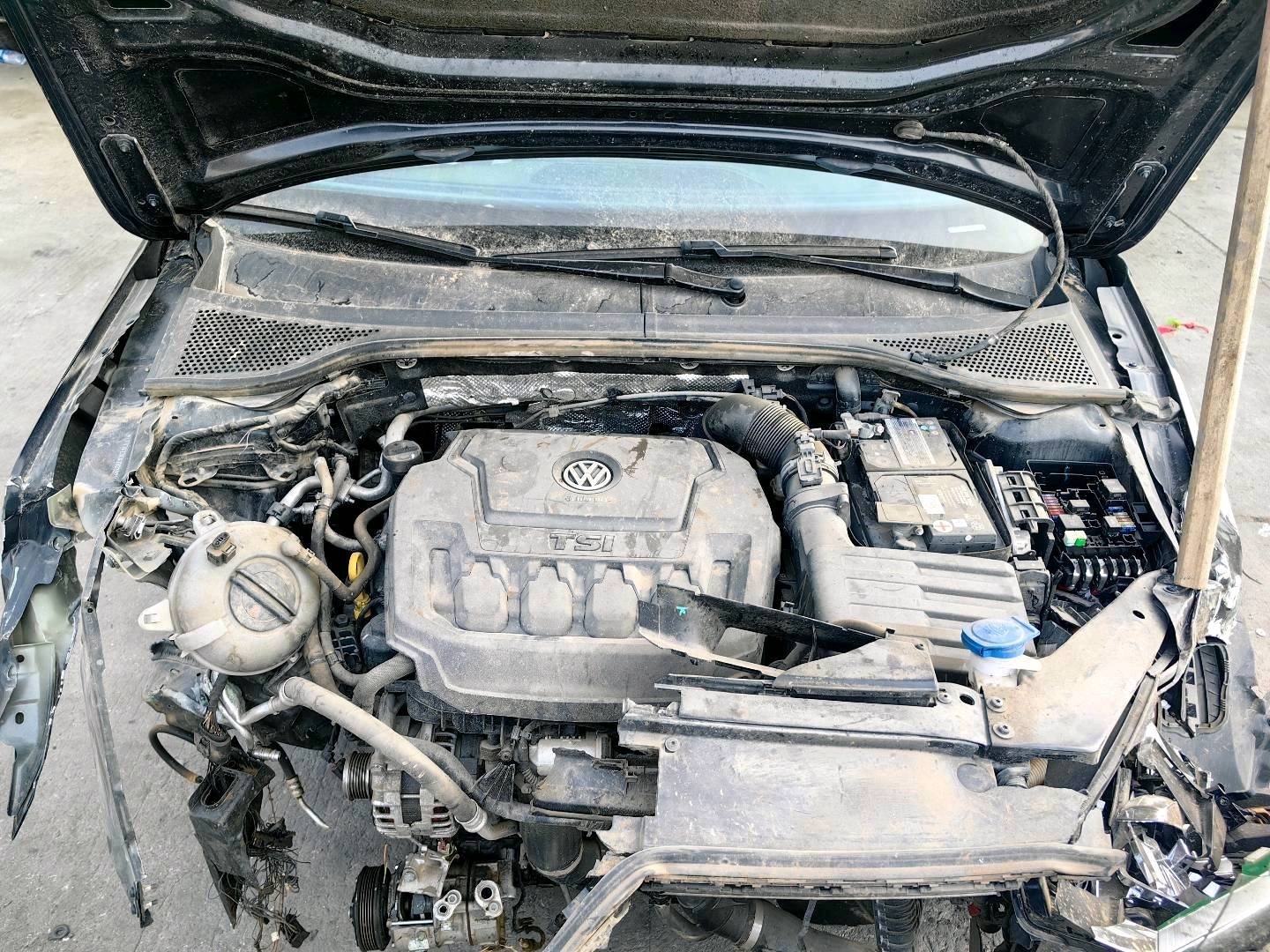 赤峰市19年大众迈腾3