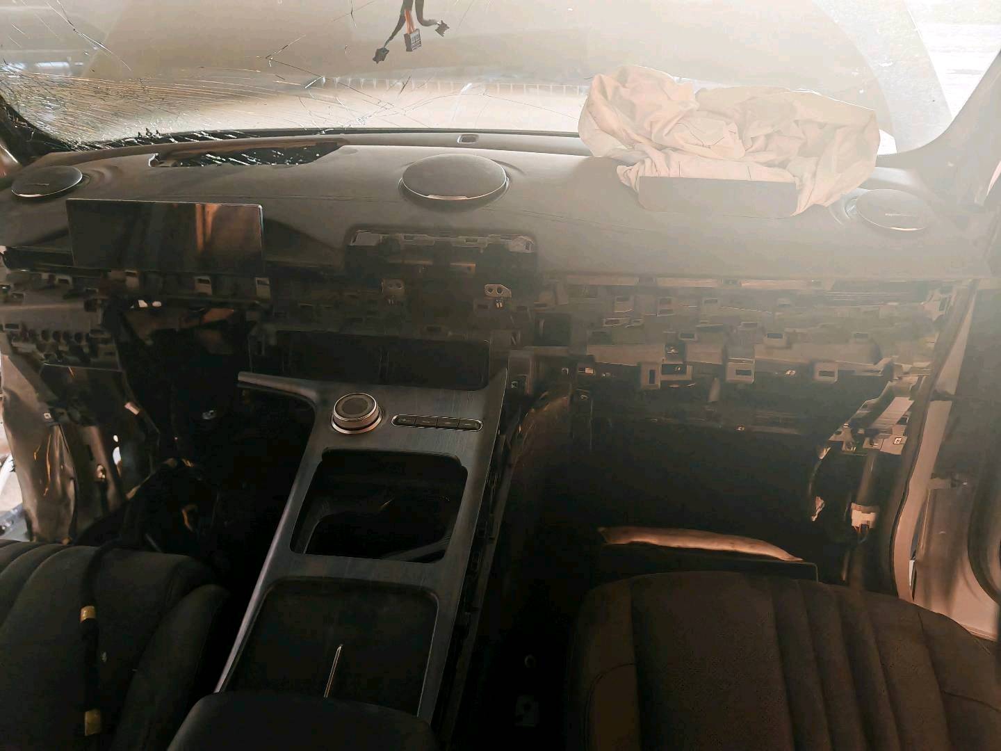 广州市25年吉利银河8