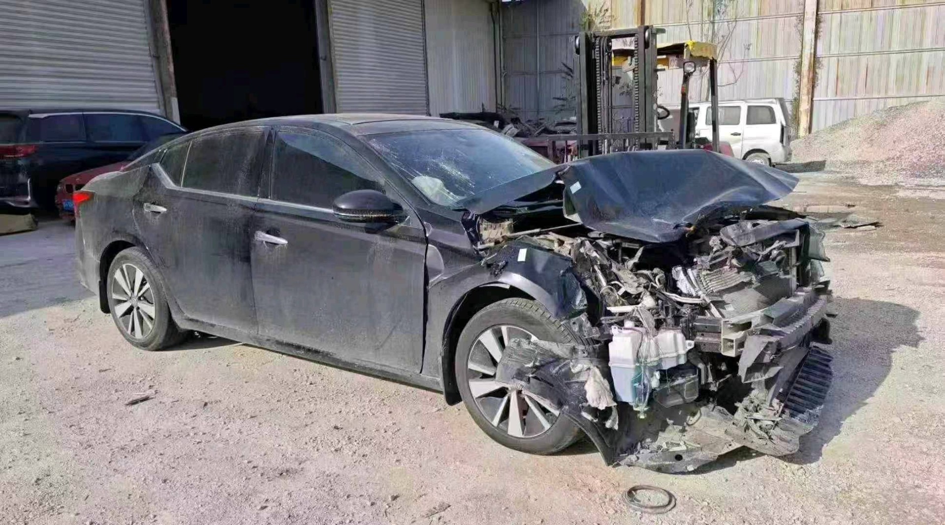 西安市20年日产天籁2