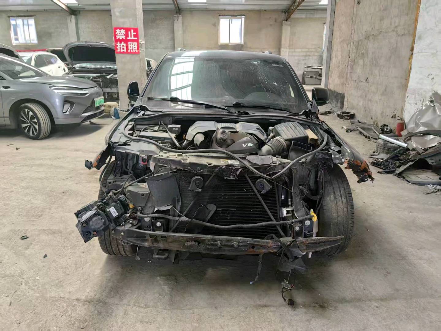 沈阳市20年Jeep大切诺基事故车