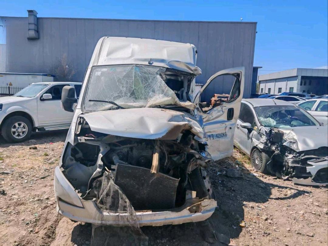 兴安盟20年东风御风事故车