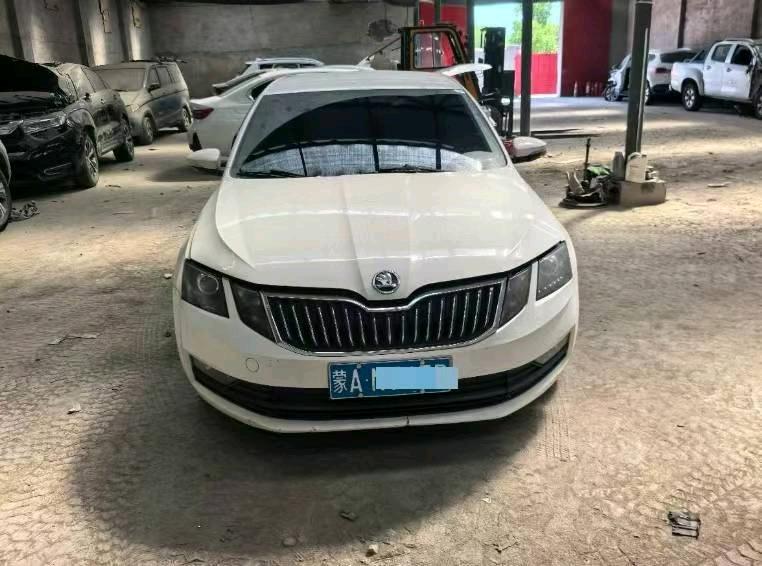 呼和浩特市19年斯柯达明锐事故车