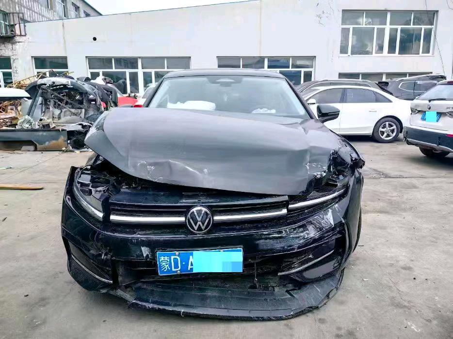 修理厂必看：在事故车出售网入手 25 款大众迈腾前嘴一套事故车，十分值得-购买事故车