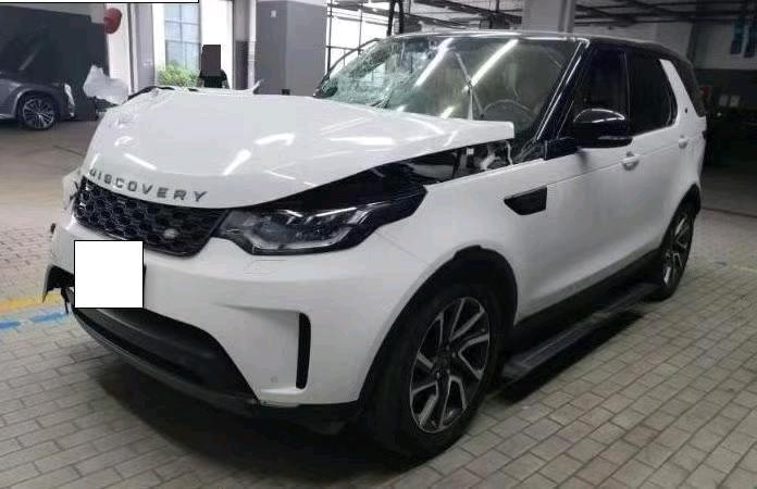 成都市18年路虎发现事故车