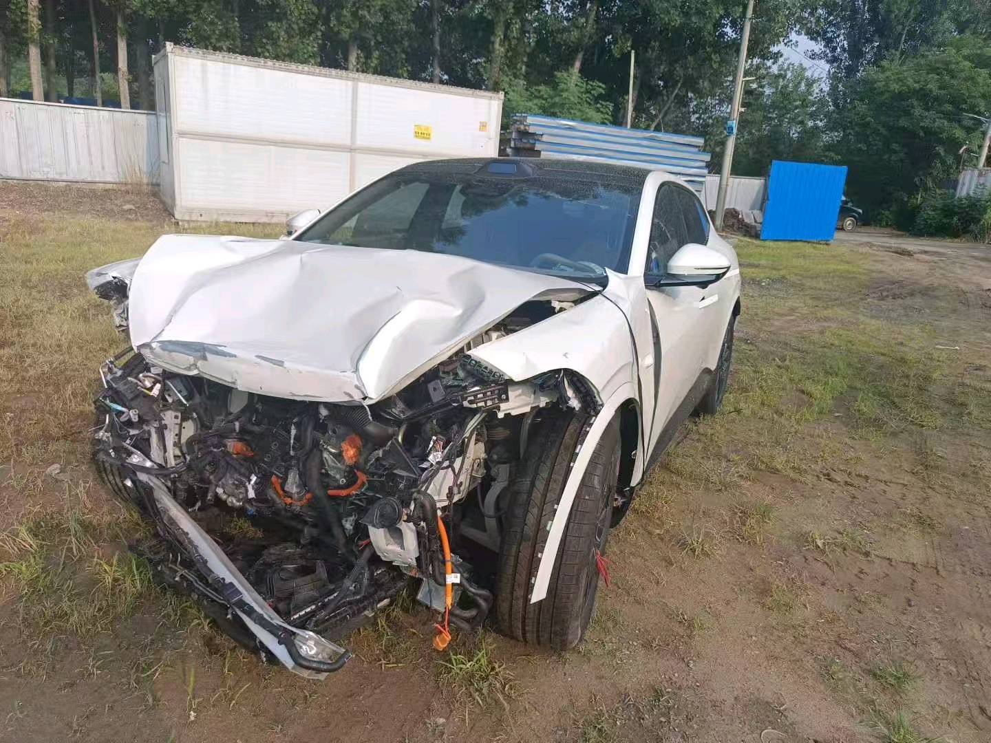 北京25年阿维塔07事故车