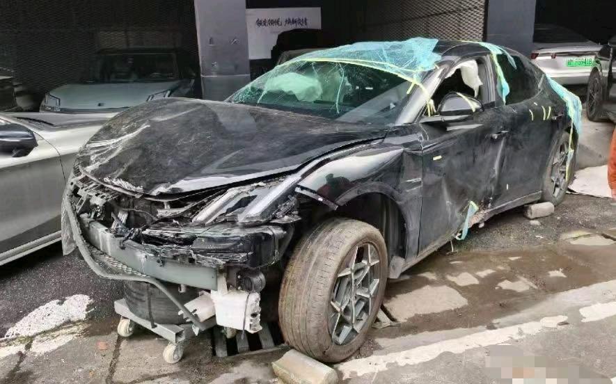 湖南25年领克10事故车