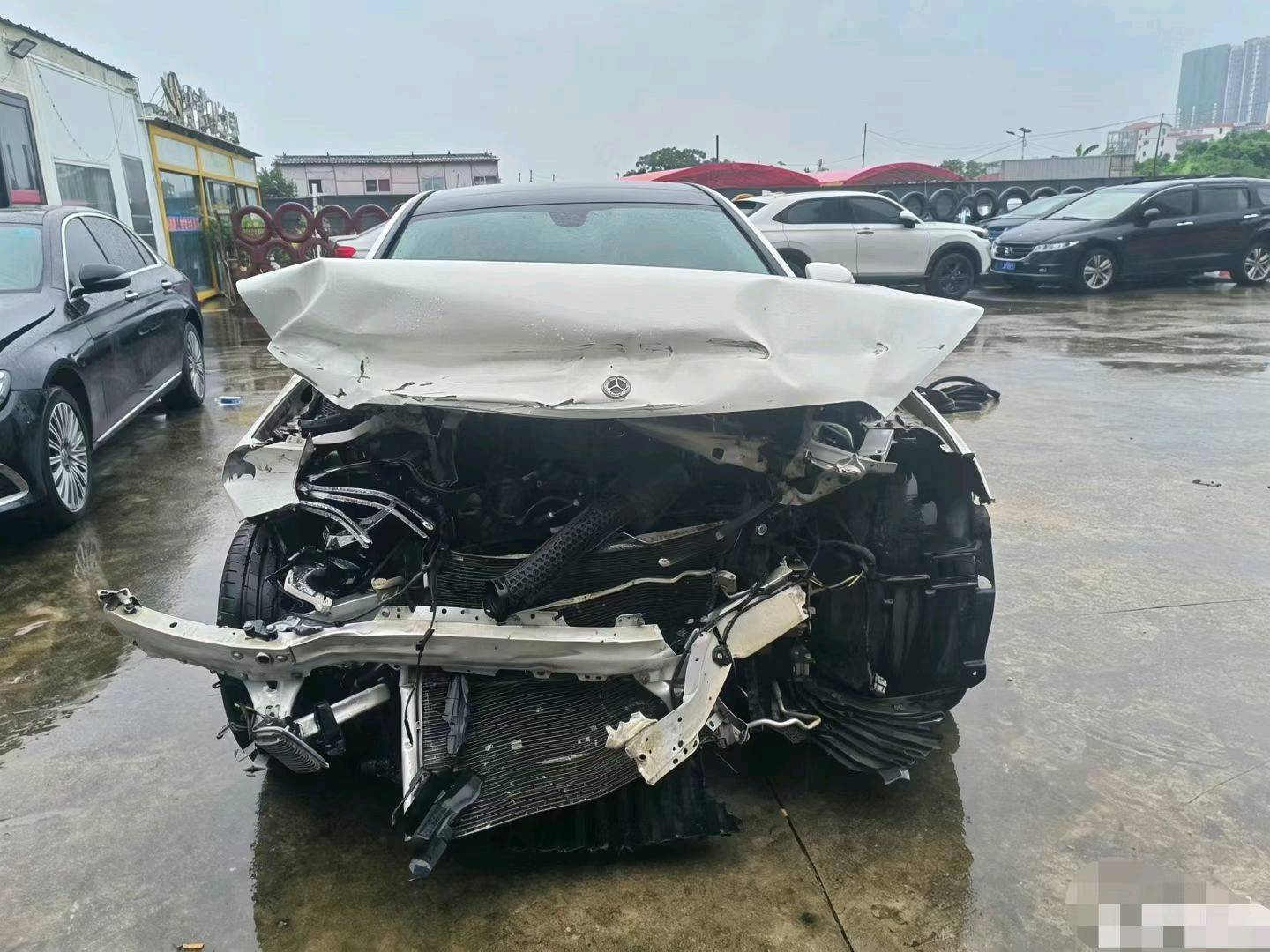 茂名市19年奔驰E事故车