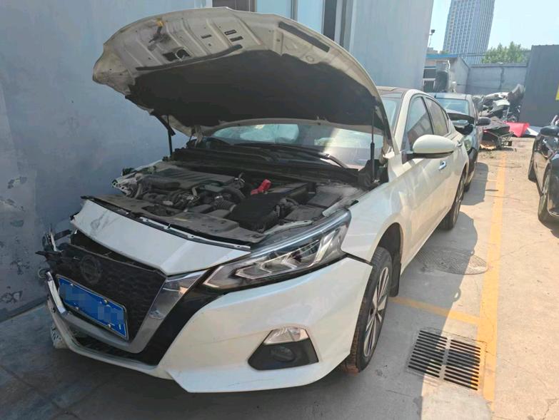 潍坊市22年日产天籁事故车